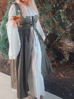 Renaissance Dress in Olive Green and White S/M plus headpiece